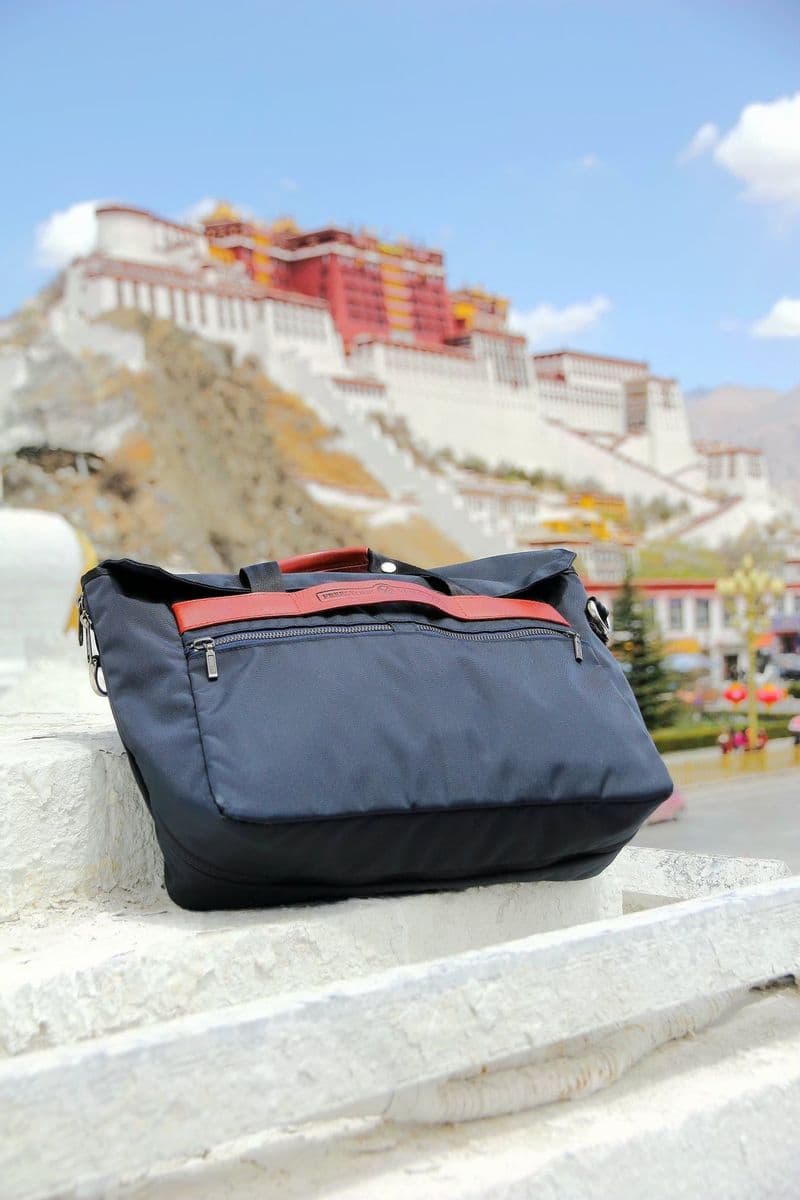 Briefpack 雙面變形包與你一起去旅行，布達拉宮遊記｜旅行使用測試心得 by Tiger